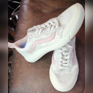 Vans Women’s 9.5 / Men's 8 ULTRA Range 2.0 CRUSH Cream & Pink Sneakers